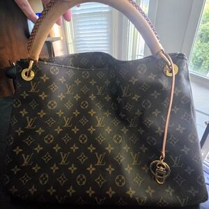 Louis Vuitton Monogram Canvas Tote with Natural Vachetta Handles